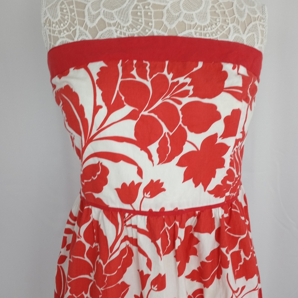 Zara Strapless Red and White Floral Sundress - Picture 2 of 9